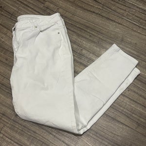 Jennifer Lopez Women’s Jeans Size 16 Inseam 30” White