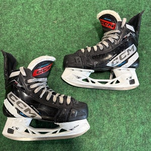 Junior CCM Jetspeed FT680 Hockey Skates Regular Width Size 3.5 (Used)