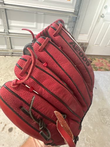 Wilson A2000 RH Softball Glove 12.25" (Used)