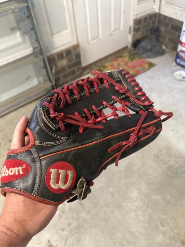 Wilson A200 RH Outfield Baseball Glove 12.5" (Used)