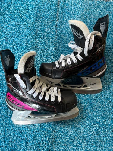 Youth CCM Jetspeed FT680 Hockey Skates Regular Width 13.5 (Used)