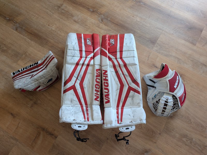 28" Vaughn Velocity V10 Regular Goalie Full Set (Used)