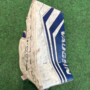 White & Blue Junior Vaughn Ventus SLR2 Goalie Blocker Regular (Used)