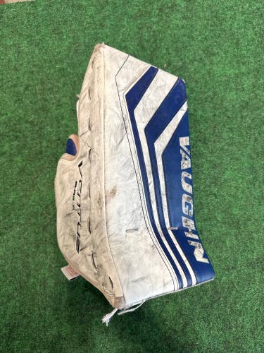 White & Blue Junior Vaughn Ventus SLR2 Goalie Blocker Regular (Used)