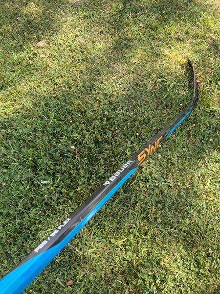 Intermediate Bauer Nexus Sync Hockey Stick Right Handed P28