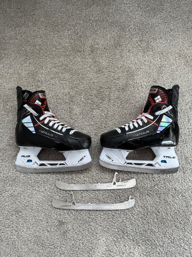 2024 True HZRDUS 7X Hockey Skates Regular Width Size 2.5 (Used)