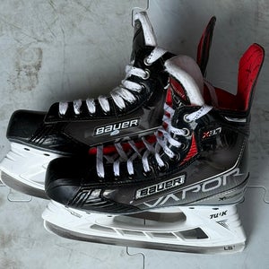2021 Bauer Vapor X3.7 Hockey Skates Regular Width Size 4.5 (New)