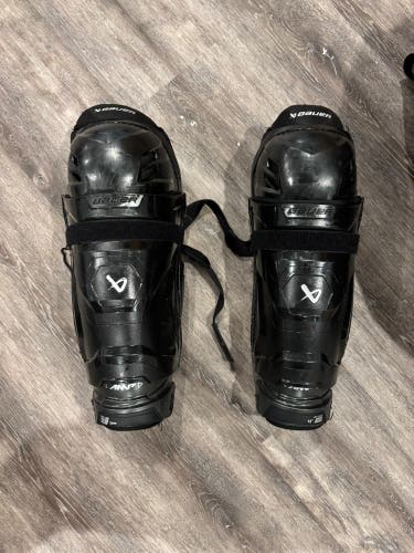 Intermediate Bauer Supreme M5 Pro 13" Shin Pads (Used)