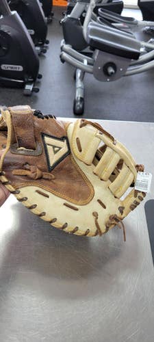 Used Akadema AEA65 BB/SB Catchers RH Throw Brown 34" 11497-S000152209