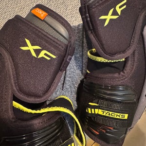 Senior Medium CCM Elbow Pads (New)