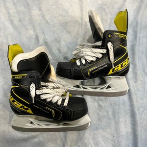 Youth CCM Super Tacks 9350 Hockey Skates Regular Width 13 (Used)