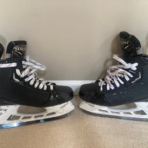 Senior Bauer Supreme Mach Hockey Skates 7.5 (Used)