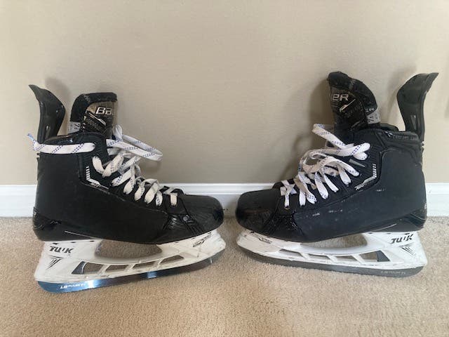 Senior Bauer Supreme Mach Hockey Skates 7.5 (Used)