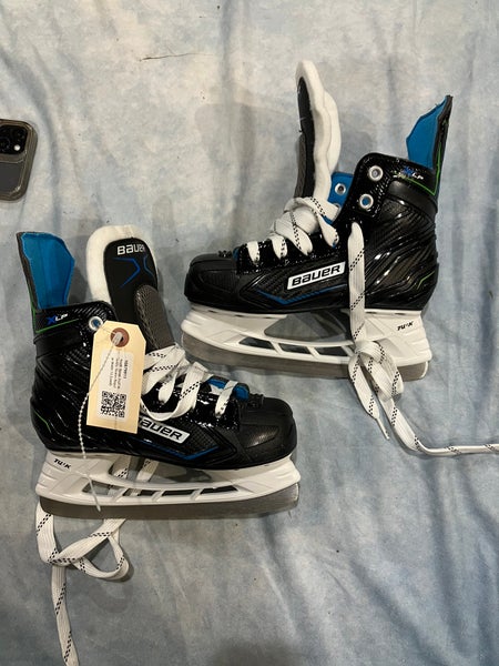 Youth Bauer X-LP Hockey Skates Regular Width 13 (Used)