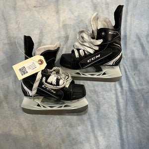 Youth CCM Tacks 9040 Hockey Skates Regular Width 10 (Used)