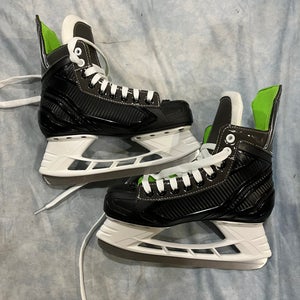 Intermediate Bauer X-LS Hockey Skates Regular Width Size 4 (New)