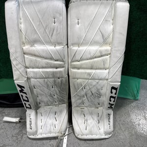 White Junior CCM Extreme Flex 5.5 Goalie Leg Pads (Used) | 28” + 1”