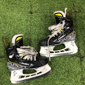 Junior Bauer Vapor 3X Hockey Skates Regular Width Size 1.5 (Used)