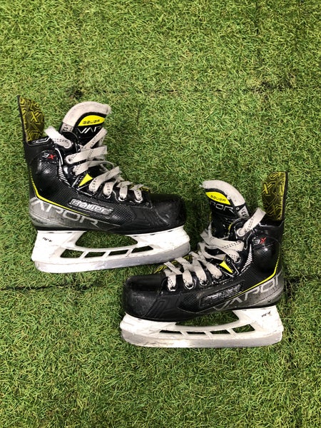 Youth Bauer Vapor 3X Hockey Skates Regular Width 13.5 (Used)