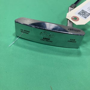 Men's Yes! Abbie Blade Putter Right Handed 31" (Used)