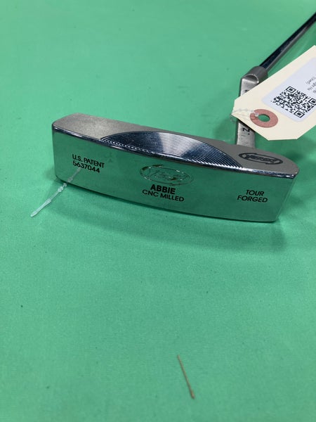Men's Yes! Abbie Blade Putter Right Handed 31" (Used)