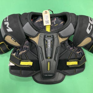 Medium/Large Junior CCM AS580 Shoulder Pads (Used)