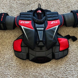 CCM Extreme Flex Shield E2.9 Chest Protector – Intermediate Medium