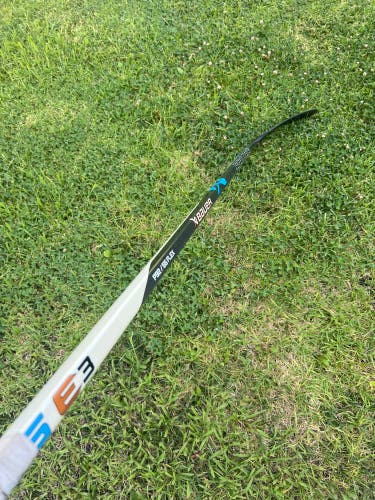 Intermediate Bauer Nexus E3 Hockey Stick Left Hand P92