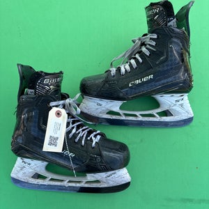 Intermediate Bauer Supreme Mach Hockey Skates Size 5