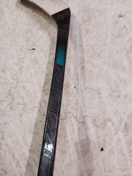 Senior CCM Vizion Right Handed Hockey Stick P28 (Used)