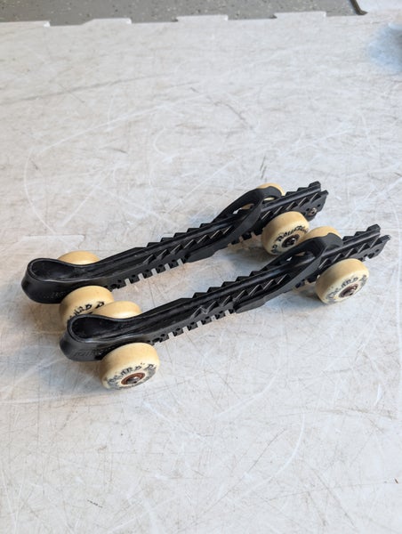 2023 Hockey Skates Size 2
