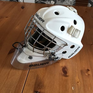 Junior Medium Bauer 930 Goalie Mask (Used)