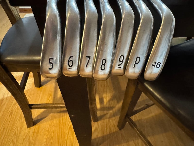 Men's Titleist 718 AP1 Right Handed Iron Set Regular Flex (7 Clubs) #5 - #9, PW, GW Steel Shaft (Use