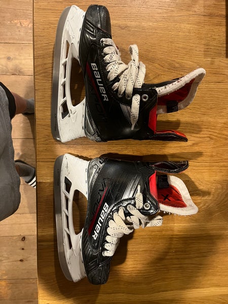 Bauer Vapor X4 Hockey Skates Regular Width 6 (Used)