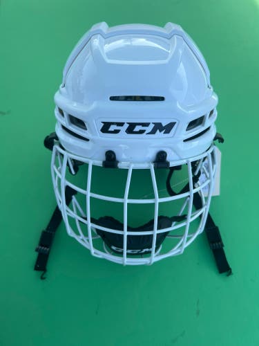 White Medium CCM Tacks 910 Helmet