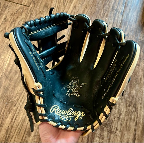 Infield RH Rawlings Heart of the Hide Baseball Glove 11.25" (Used)