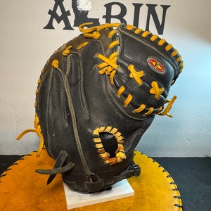 Easton RH Baseball Glove (Used)