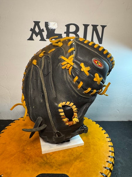 Easton RH Baseball Glove (Used)