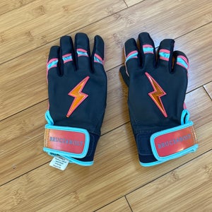 LIKE NEW Bruce Bolt Batting Glove