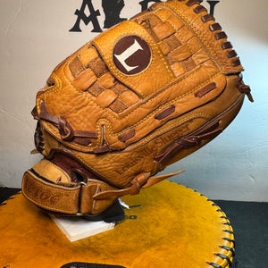 Louisville Slugger TPS RH Softball Glove 12.5" (Used)