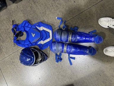 Used Easton 4PC CATCHERS SET Catchers Equipment Other 11605-S000206856