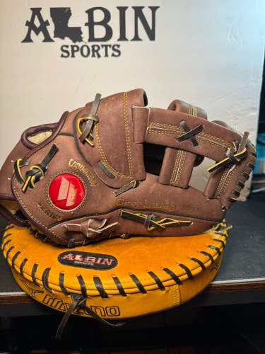 Worth RH Outfield Softball Glove 13" (New)