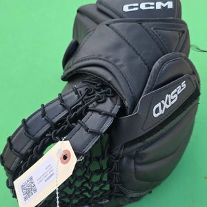 Black Junior CCM Axis 2.5 Goalie Glove Regular