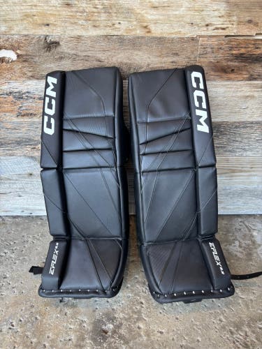 Black 26" Junior CCM Eflex 6.5 Goalie Leg Pads