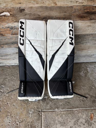 White 28" Junior CCM Eflex 6.5 Goalie Leg Pads