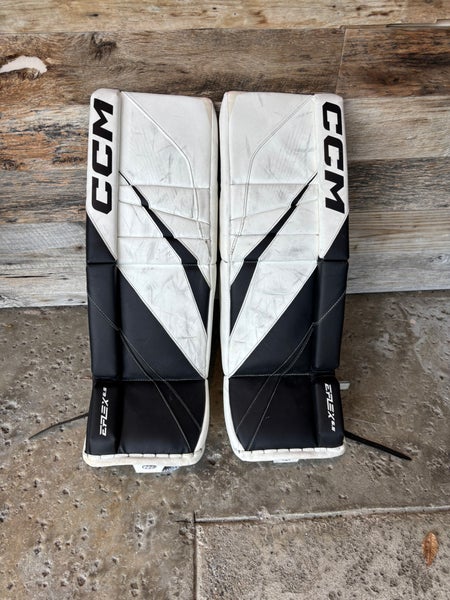 White 28" Junior CCM Eflex 6.5 Goalie Leg Pads