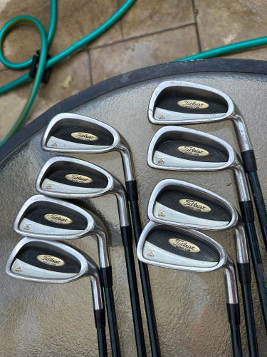 Titleist Titleist DCI 822 Oversize Right Handed Iron Set Regular Flex Graphite Shaft (Used)
