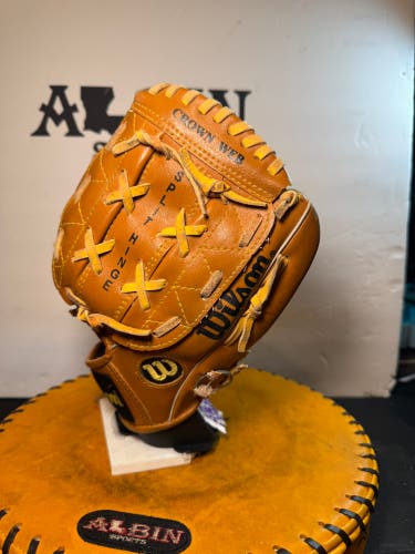 Wilson A2460 RH Baseball Glove 10.5" (New)