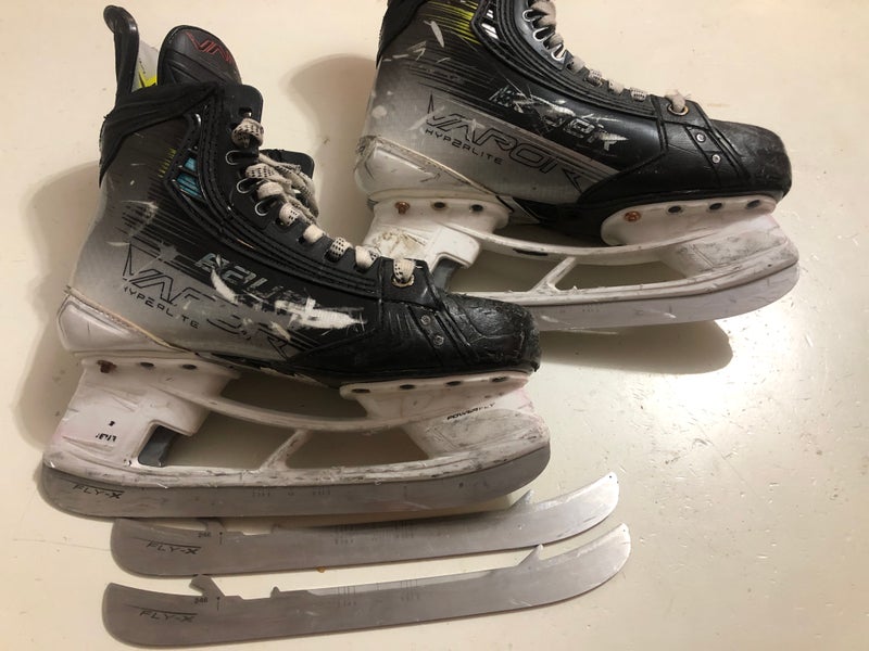 2023 Bauer Vapor Hyperlite 2 Hockey Skates Size 5 (Used)
