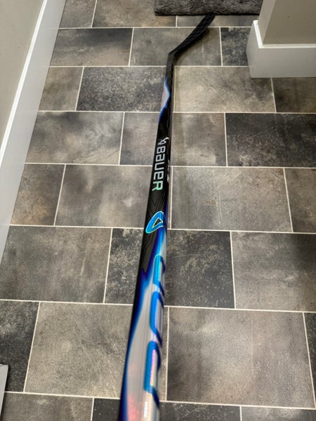 Senior Bauer Vapor FlyLite Right Handed Hockey Stick P92 (New)